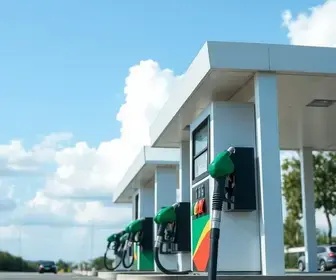 Postou subiu a gasolina do nada? A multa agora é milionária e você pode denunciar